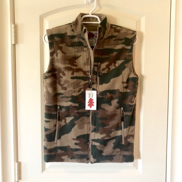 NWT Field N’ Forest Camo Vest